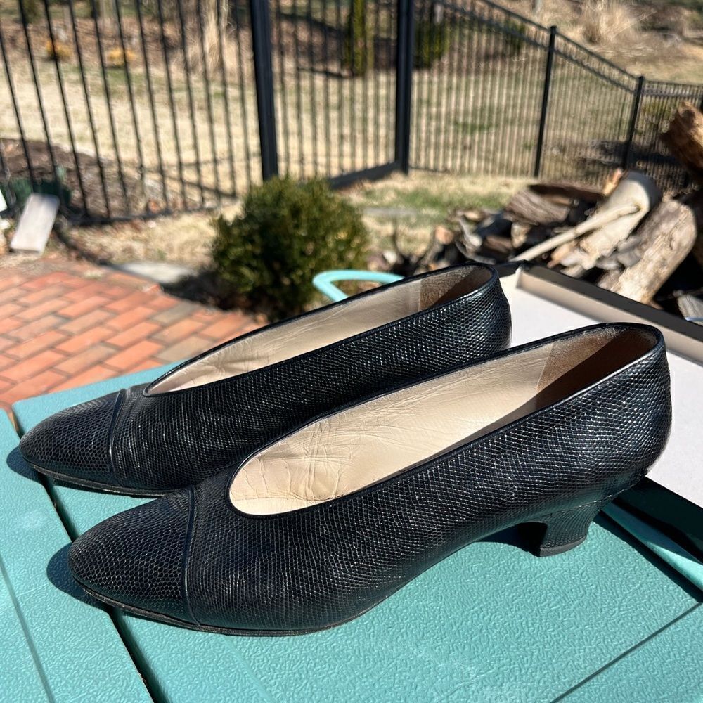 CHANEL Pebbled Leather Pumps